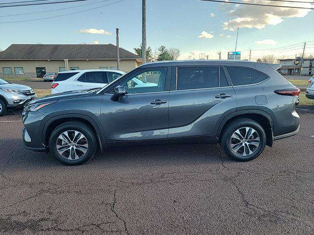 used 2024 Toyota Highlander car, priced at $43,797