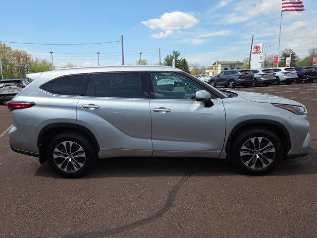 used 2022 Toyota Highlander car, priced at $41,352