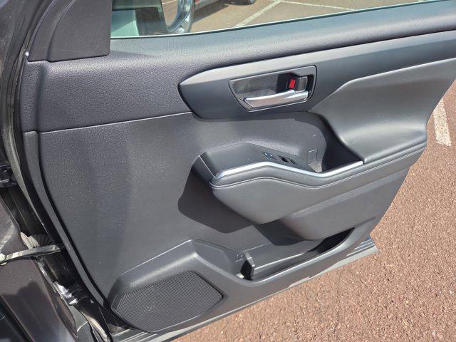 used 2022 Toyota Highlander car, priced at $40,235