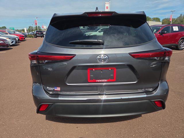 used 2022 Toyota Highlander car, priced at $40,235