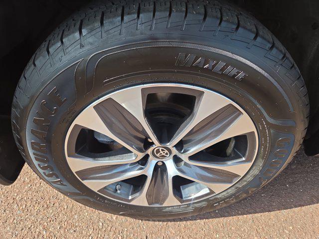 used 2022 Toyota Highlander car, priced at $40,235