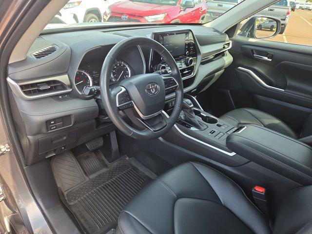 used 2022 Toyota Highlander car, priced at $40,235
