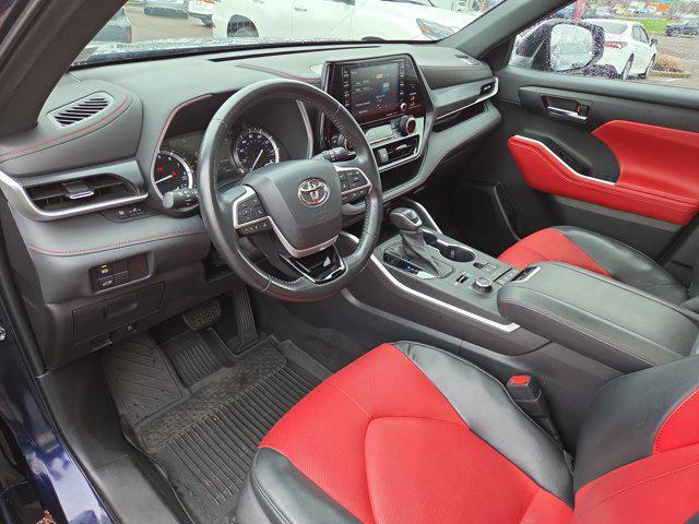 used 2022 Toyota Highlander car, priced at $43,722