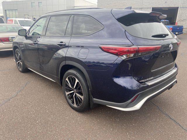 used 2022 Toyota Highlander car, priced at $44,500