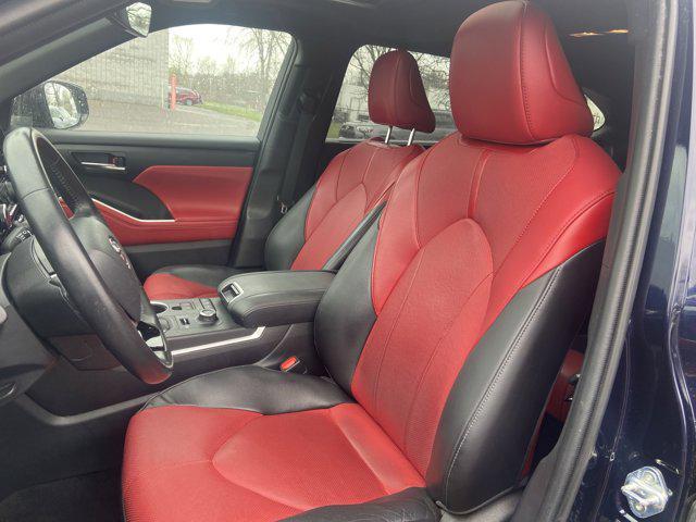 used 2022 Toyota Highlander car, priced at $44,500