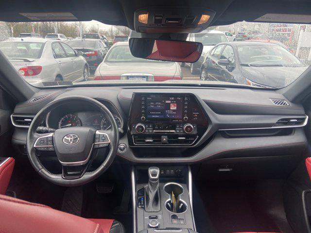 used 2022 Toyota Highlander car, priced at $44,500