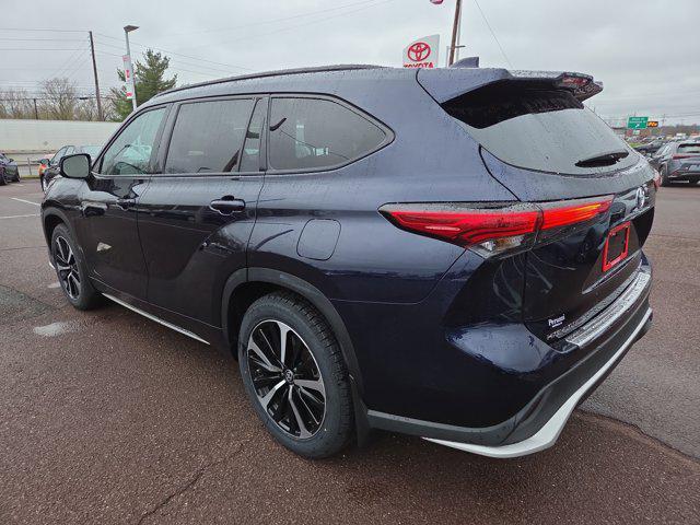 used 2022 Toyota Highlander car, priced at $43,722