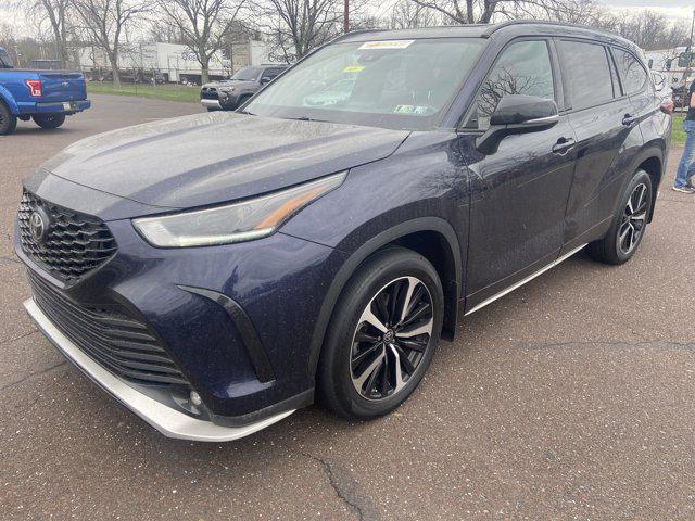 used 2022 Toyota Highlander car, priced at $44,500