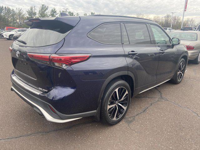 used 2022 Toyota Highlander car, priced at $44,500