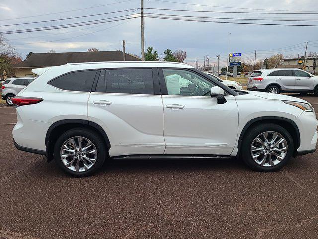 used 2022 Toyota Highlander car, priced at $41,990