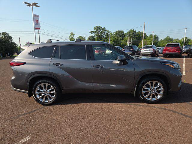 used 2021 Toyota Highlander car, priced at $36,196