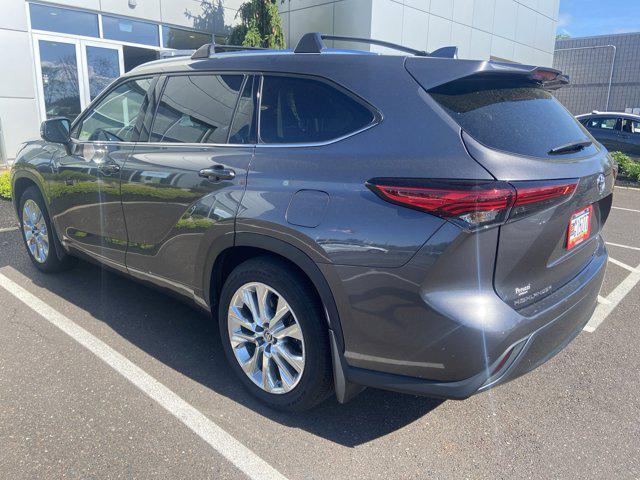 used 2021 Toyota Highlander car, priced at $45,990