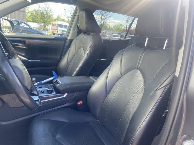 used 2021 Toyota Highlander car, priced at $45,990