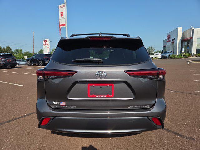 used 2021 Toyota Highlander car, priced at $36,196