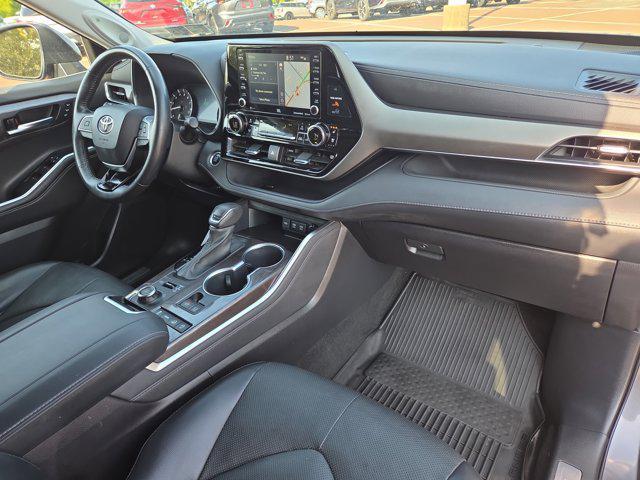used 2021 Toyota Highlander car, priced at $36,196