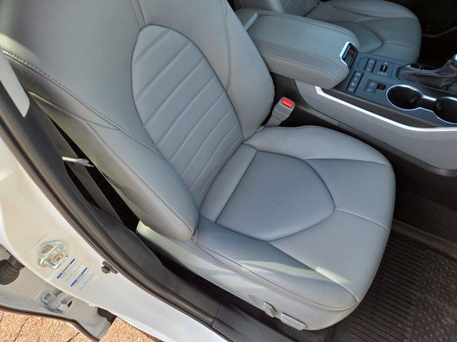 used 2022 Toyota Highlander car, priced at $41,990