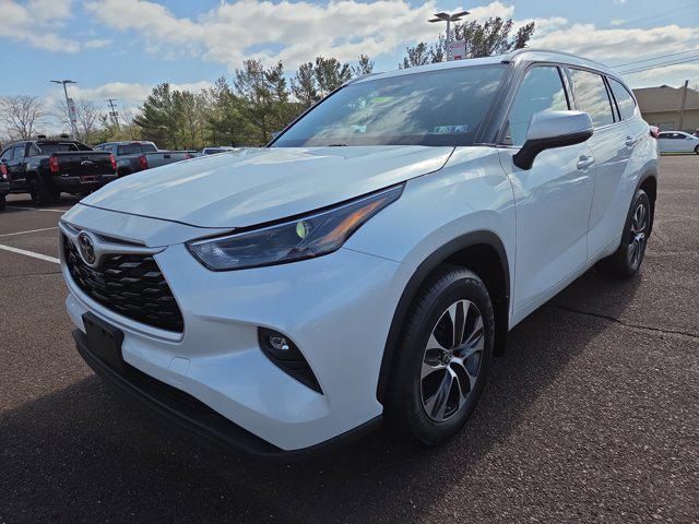 used 2022 Toyota Highlander car, priced at $41,990