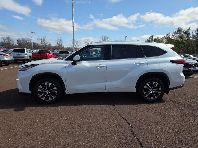 used 2022 Toyota Highlander car, priced at $41,990
