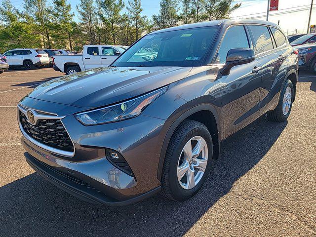 used 2022 Toyota Highlander car, priced at $33,990