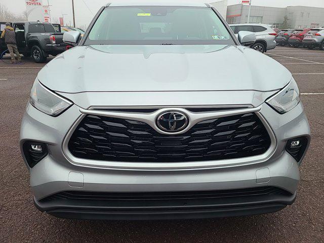 used 2022 Toyota Highlander car, priced at $34,710