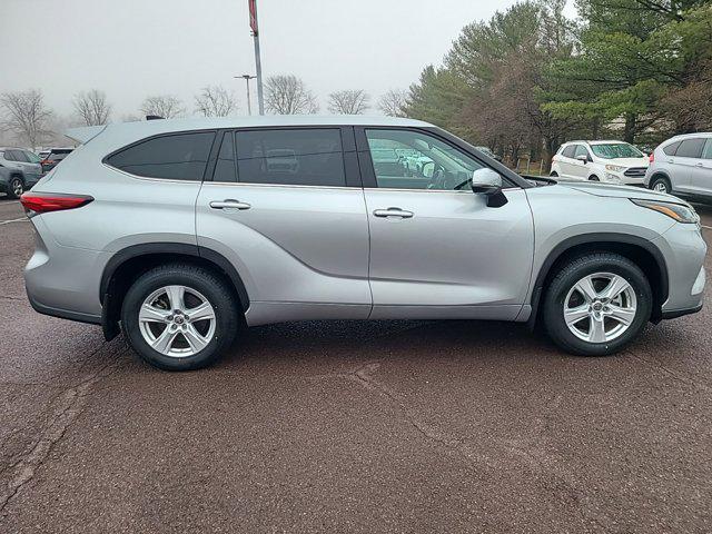 used 2022 Toyota Highlander car, priced at $34,710