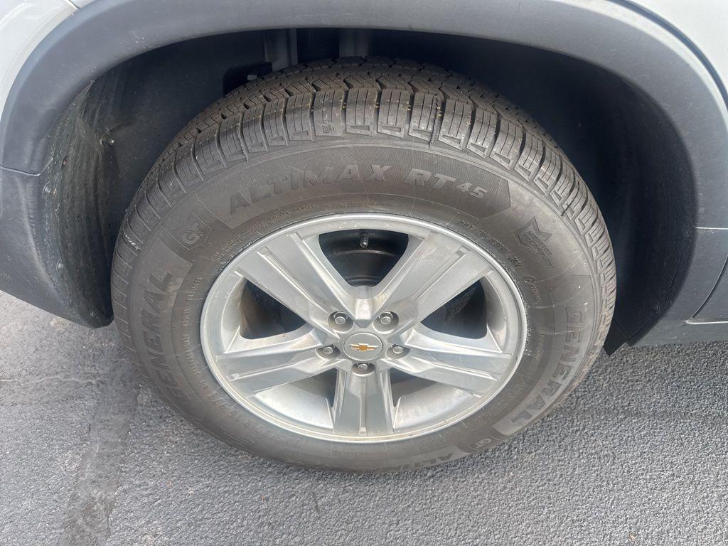used 2022 Chevrolet Trax car, priced at $18,814