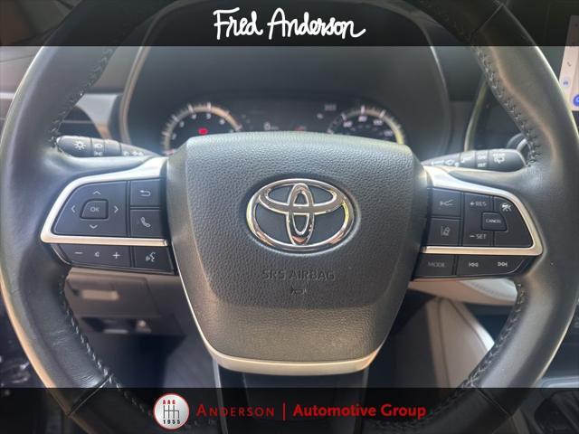 used 2023 Toyota Highlander car, priced at $34,915