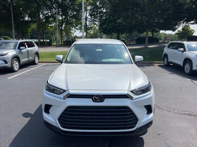new 2025 Toyota Highlander car, priced at $44,869
