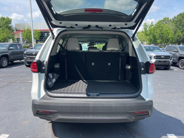 new 2025 Toyota Highlander car, priced at $44,869