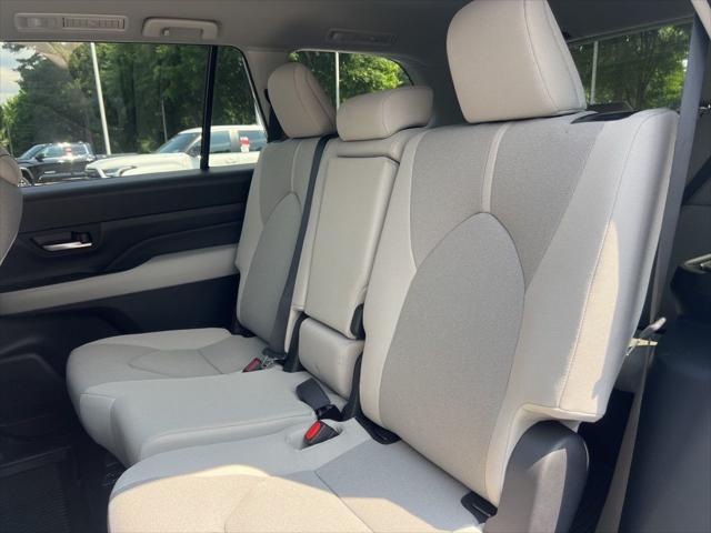 new 2025 Toyota Highlander car, priced at $44,869