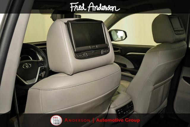 used 2019 Toyota Highlander car, priced at $31,800