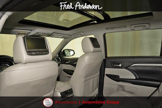 used 2019 Toyota Highlander car, priced at $31,800