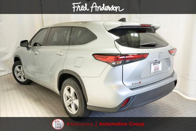used 2022 Toyota Highlander car, priced at $32,100