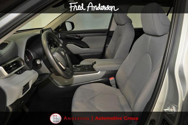 used 2022 Toyota Highlander car, priced at $32,100