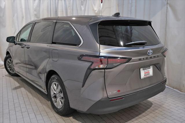 used 2024 Toyota Sienna car, priced at $39,275