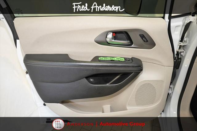 used 2022 Chrysler Pacifica Hybrid car, priced at $27,450