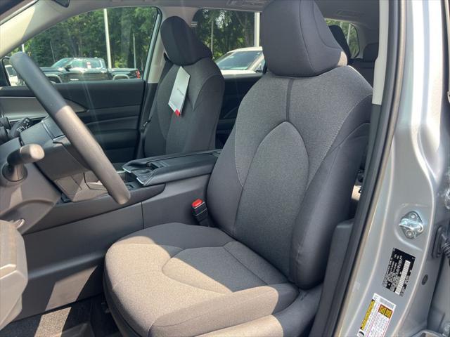new 2025 Toyota Highlander car, priced at $45,994