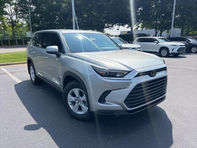 new 2025 Toyota Highlander car, priced at $45,994