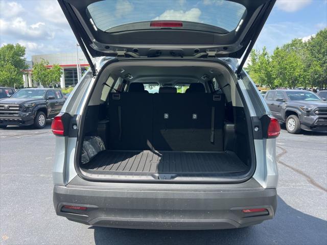 new 2025 Toyota Highlander car, priced at $45,994