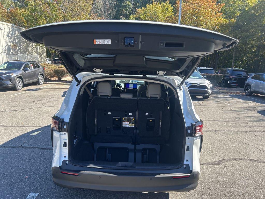 new 2025 Toyota Sienna car, priced at $47,658