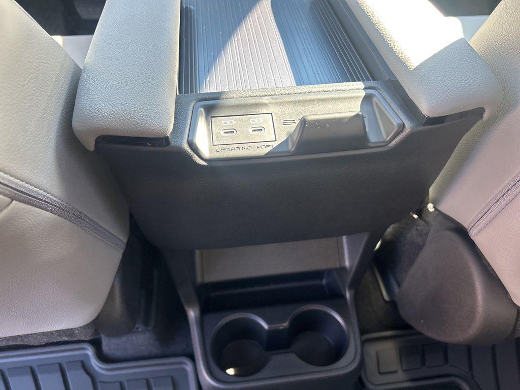 new 2025 Toyota Sienna car, priced at $47,658