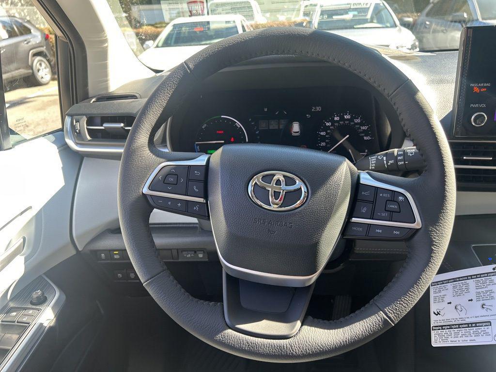new 2025 Toyota Sienna car, priced at $47,658