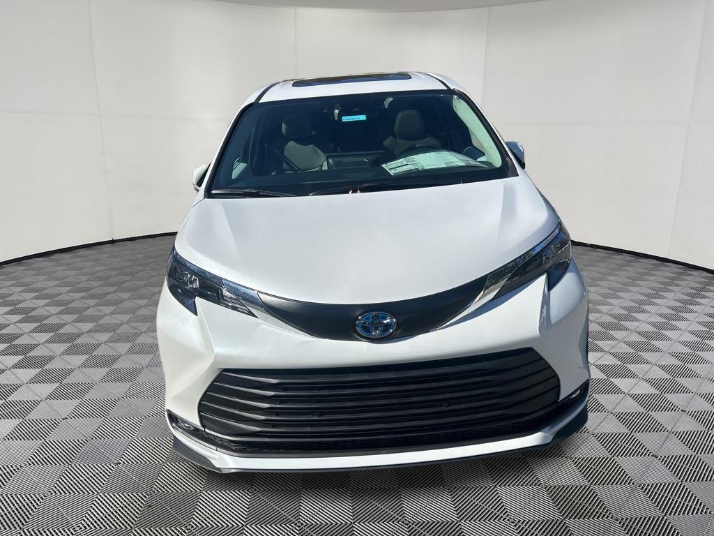 new 2025 Toyota Sienna car, priced at $47,658