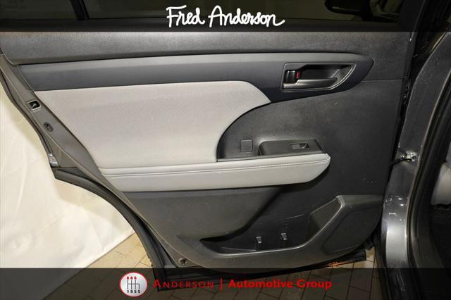 used 2022 Toyota Highlander car, priced at $31,635