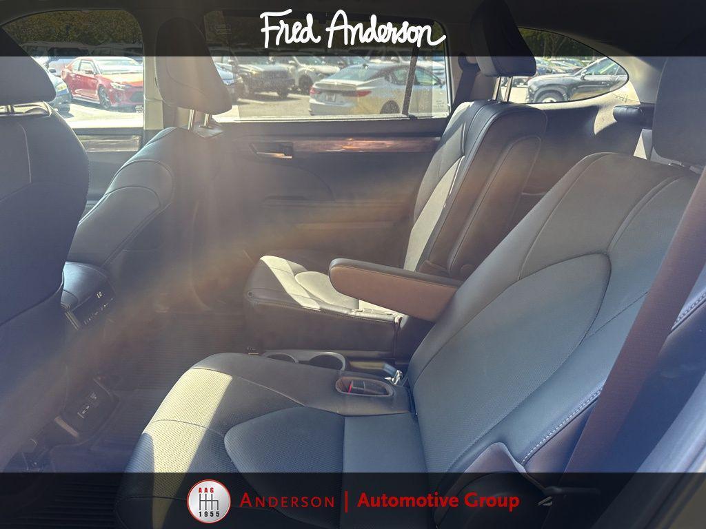 used 2023 Toyota Highlander Hybrid car, priced at $42,127