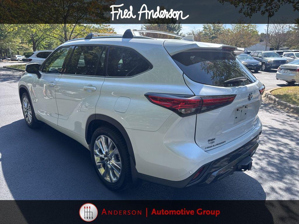used 2023 Toyota Highlander Hybrid car, priced at $42,127