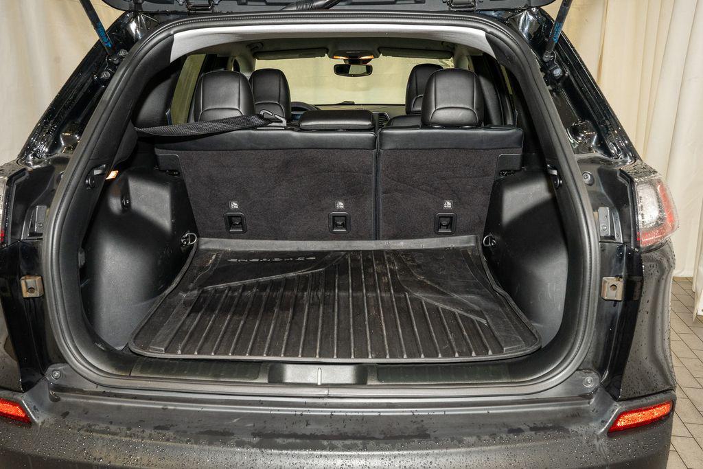 used 2022 Jeep Cherokee car, priced at $20,216