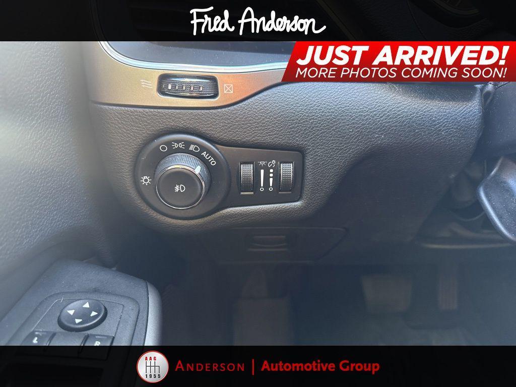 used 2022 Jeep Cherokee car, priced at $21,423