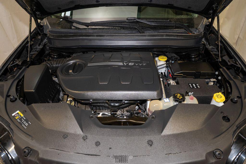 used 2022 Jeep Cherokee car, priced at $20,216