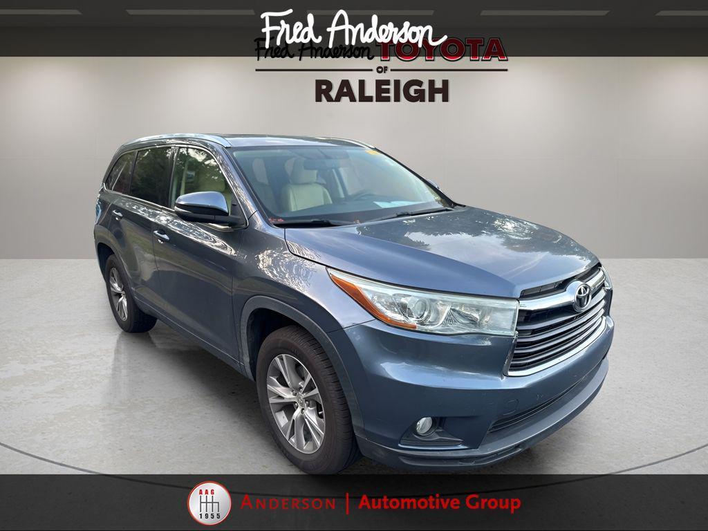 used 2015 Toyota Highlander car, priced at $18,656